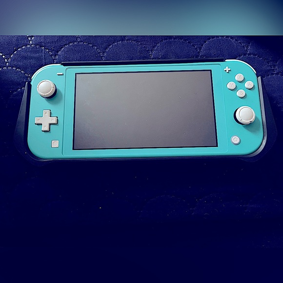 Nintendo Switch Lite with Zipper Case - Picture 2 of 8